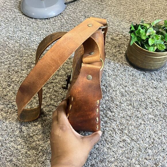 Beautiful Well Made Leather Shoulder Bag Hand TOOLED Dragon Flower Brown Small - Picture 9 of 14